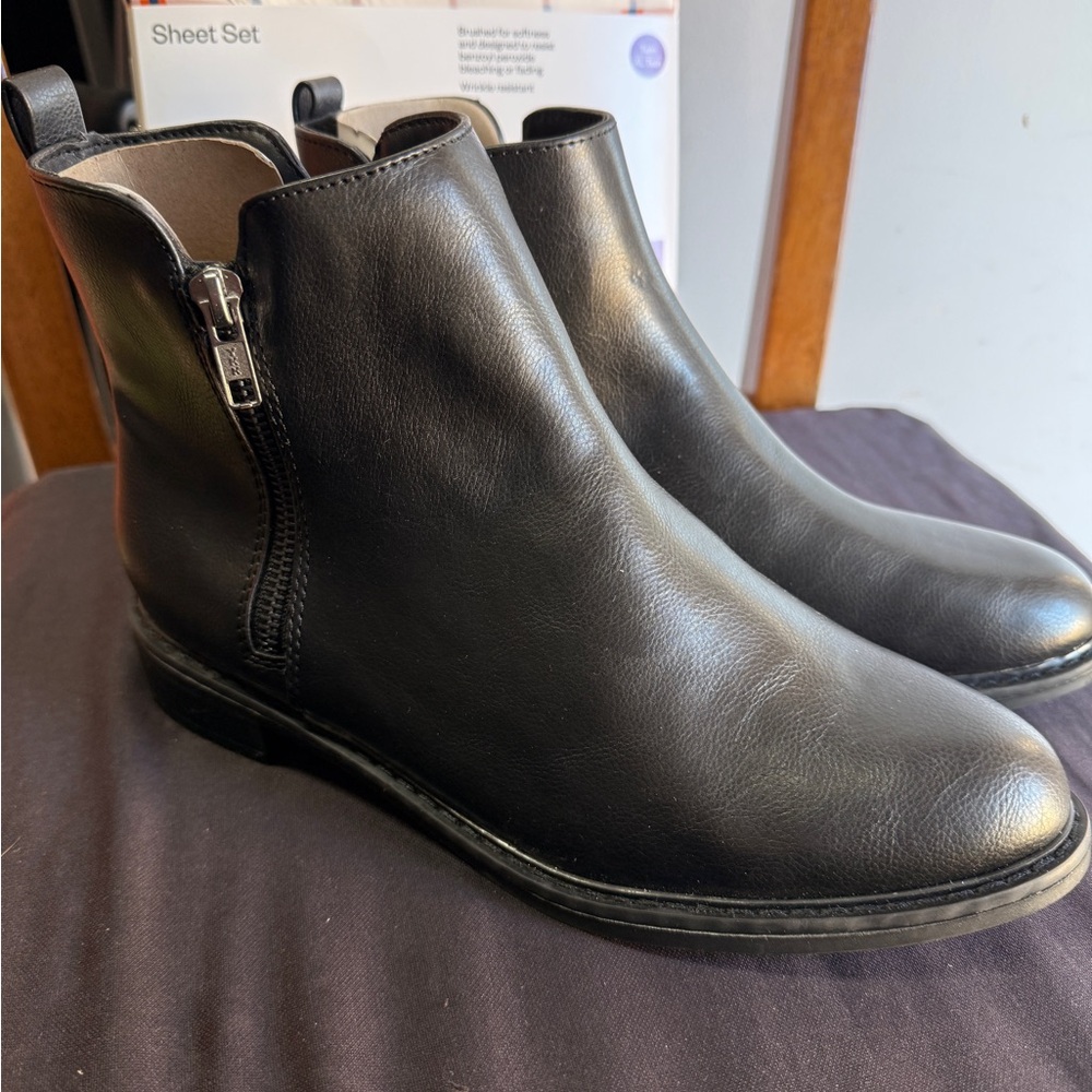 Elegant Black Women's Winter Boots